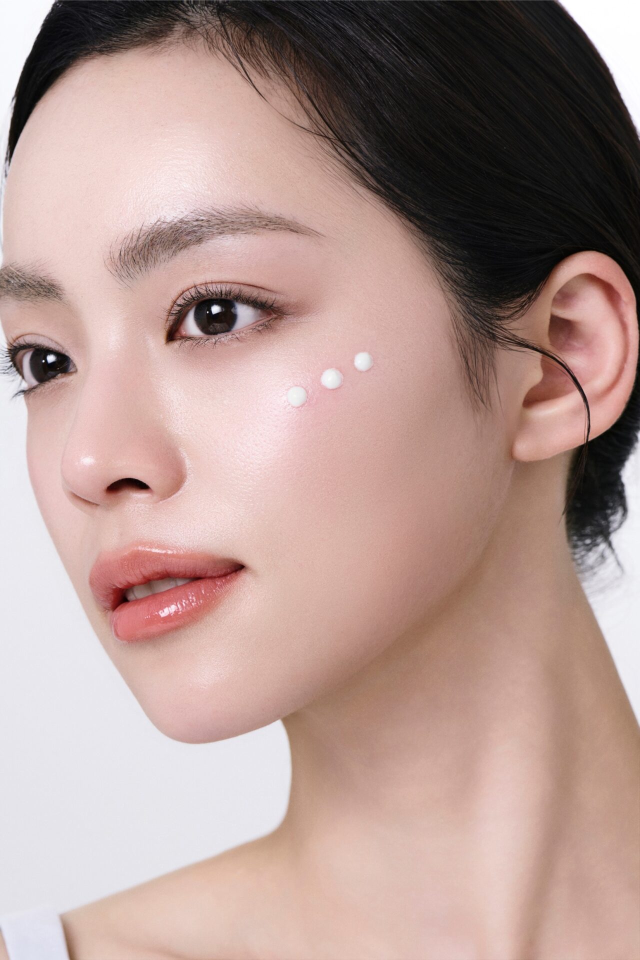 REJURAN COSMETICS_model8 5